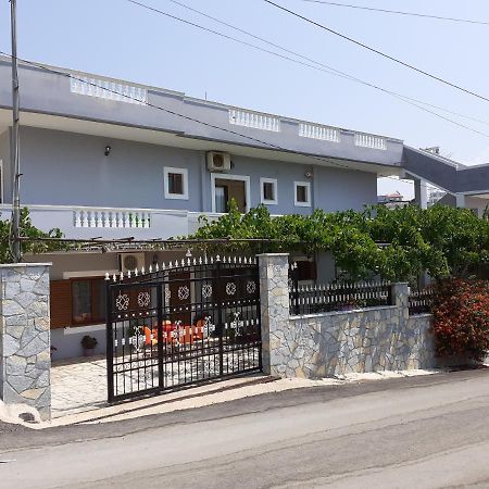 Villa Reshat Caca Ксамил Екстериор снимка