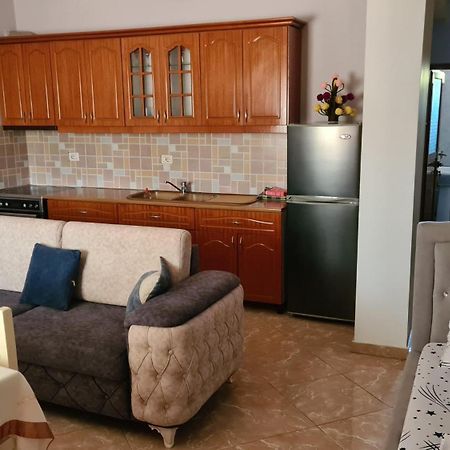 Villa Reshat Caca Ксамил Екстериор снимка