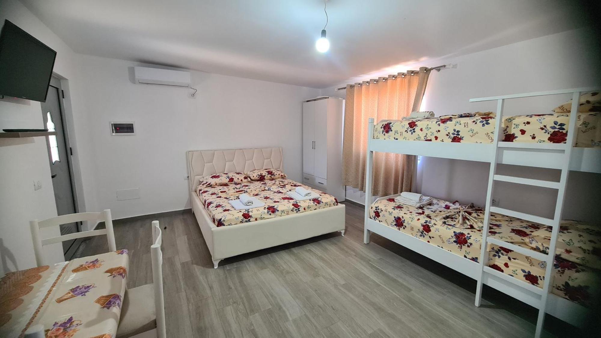 Villa Reshat Caca Ксамил Екстериор снимка