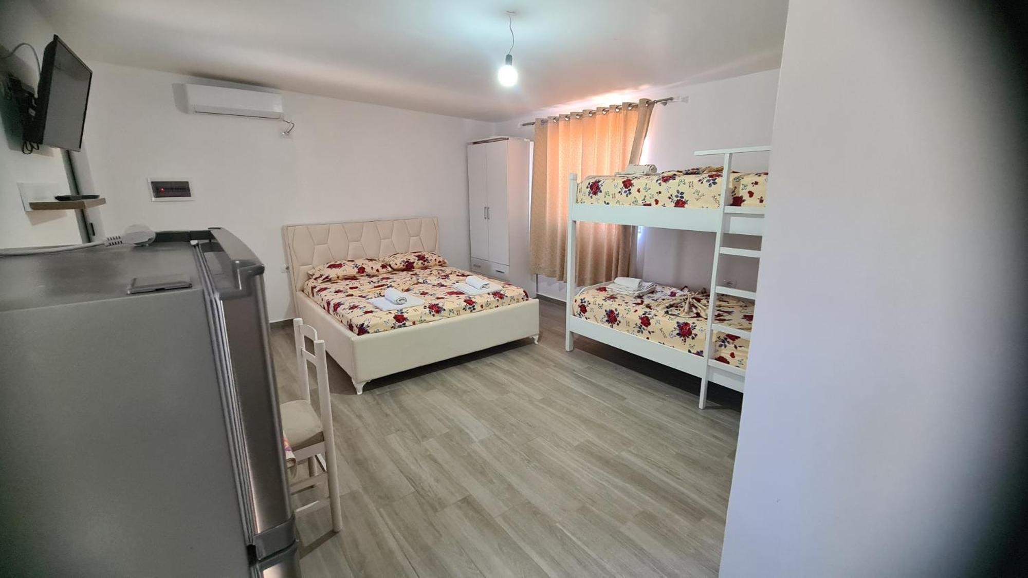 Villa Reshat Caca Ксамил Екстериор снимка