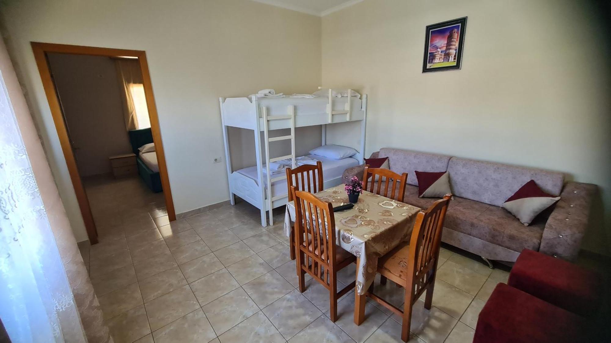 Villa Reshat Caca Ксамил Екстериор снимка